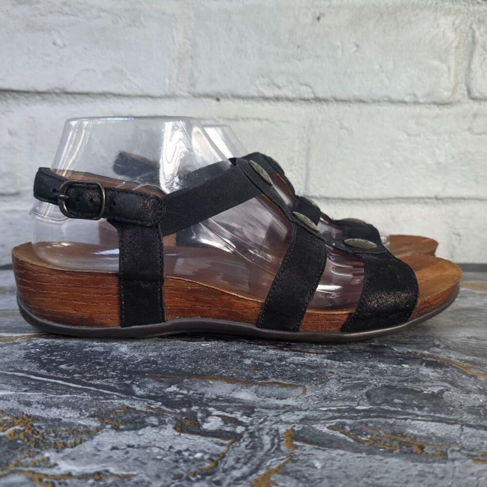 SAS Clover Black Leather Metallic Medallion Comfort Wedge Sandals Women’s 7.5 M